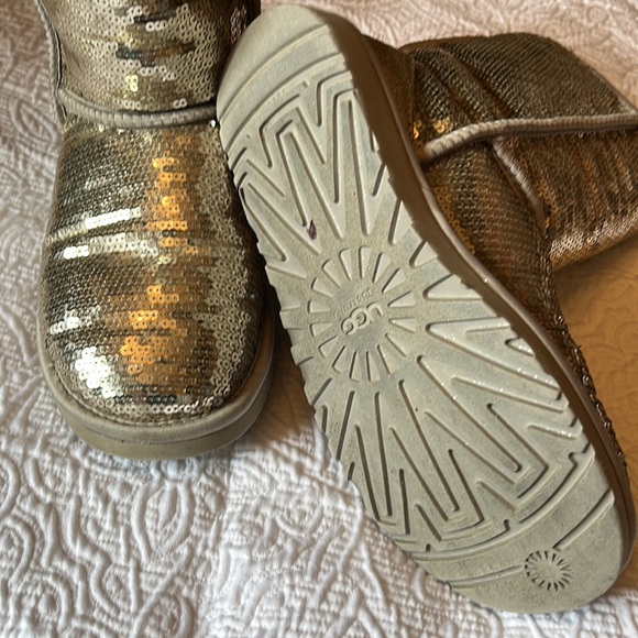 UGG Classic Short Sparkles Bootie Sequin Gold Size 6 - Picture 6 of 11